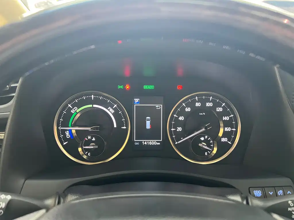 Toyota Alphard — фото 10