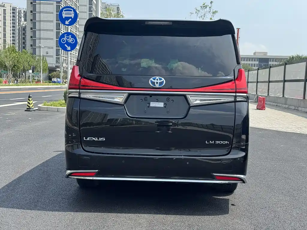 Toyota Vellfire — фото 4