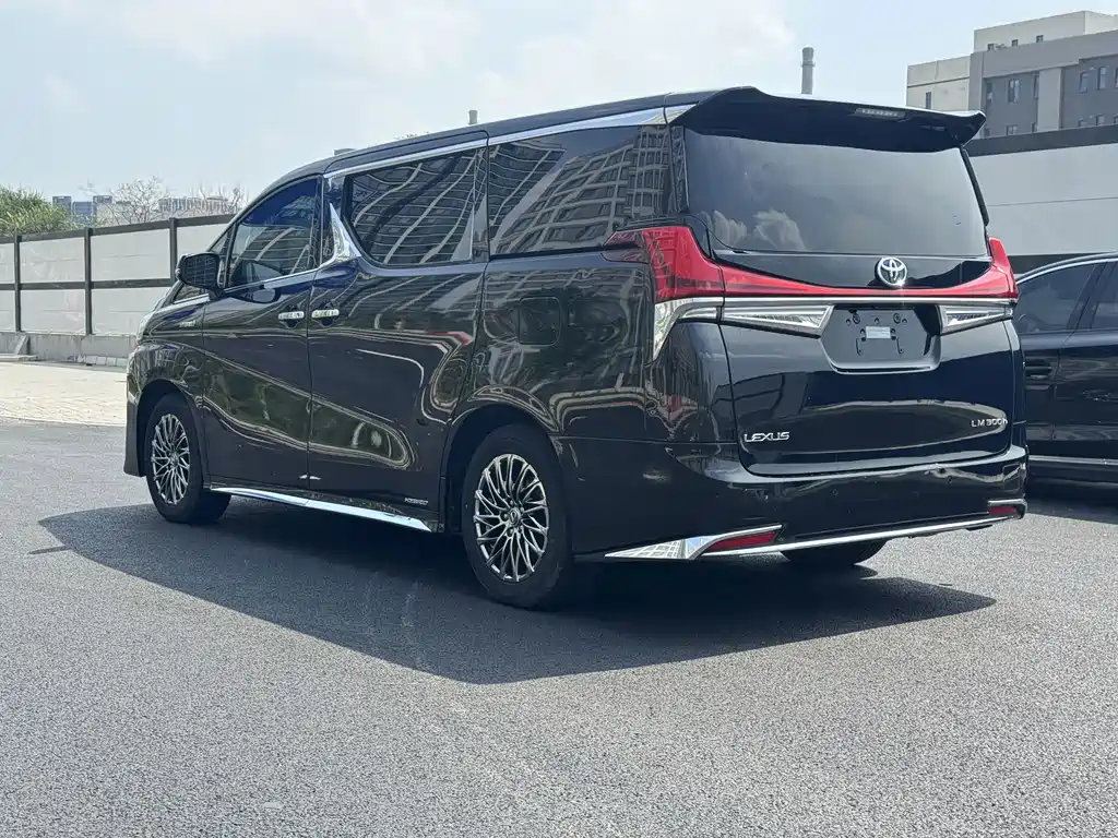 Toyota Vellfire — фото 5