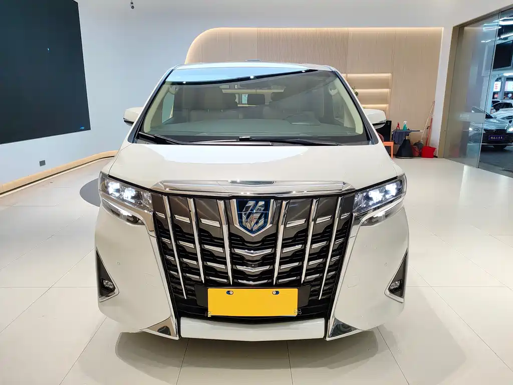 Toyota Alphard — фото 3