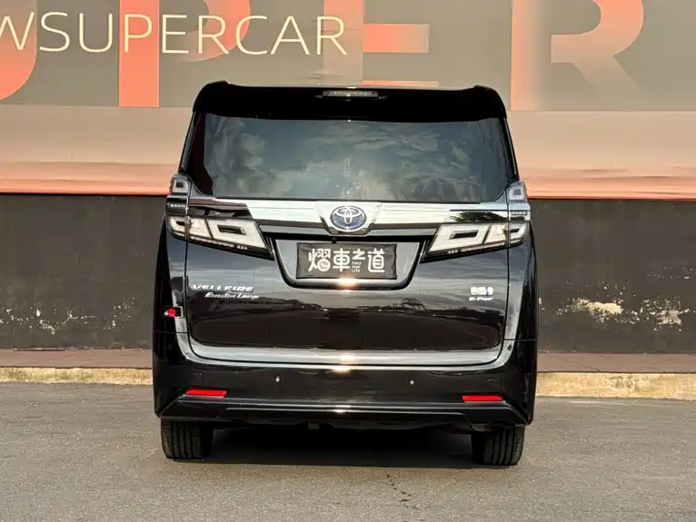 Toyota Vellfire — фото 4