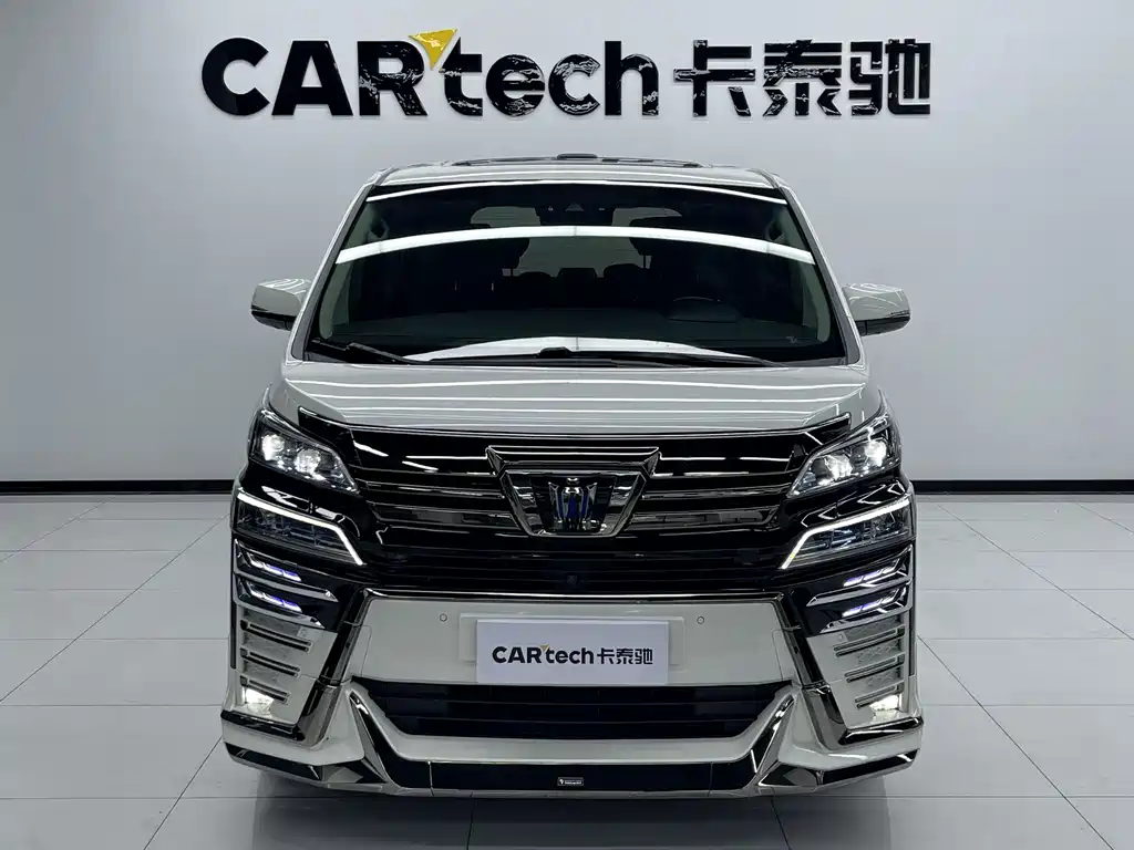 Toyota Vellfire — фото 2