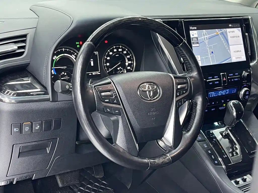 Toyota Vellfire — фото 3