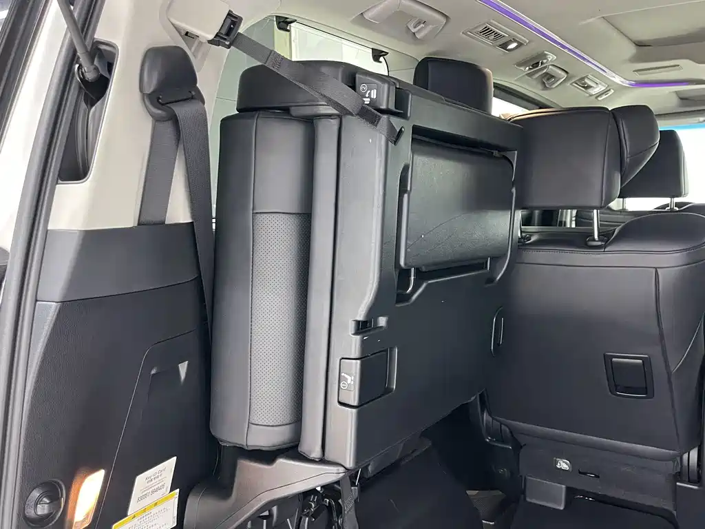 Toyota Vellfire — фото 22