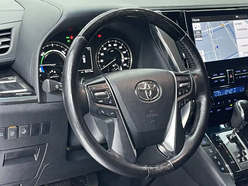 Toyota Vellfire — фото 4