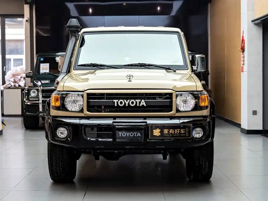 Toyota Land Cruiser — фото 2