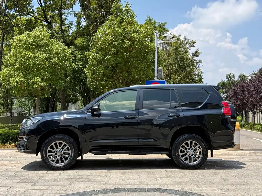 Toyota Prado (Import) — фото 3