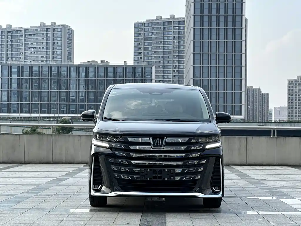 Toyota Vellfire — фото 2