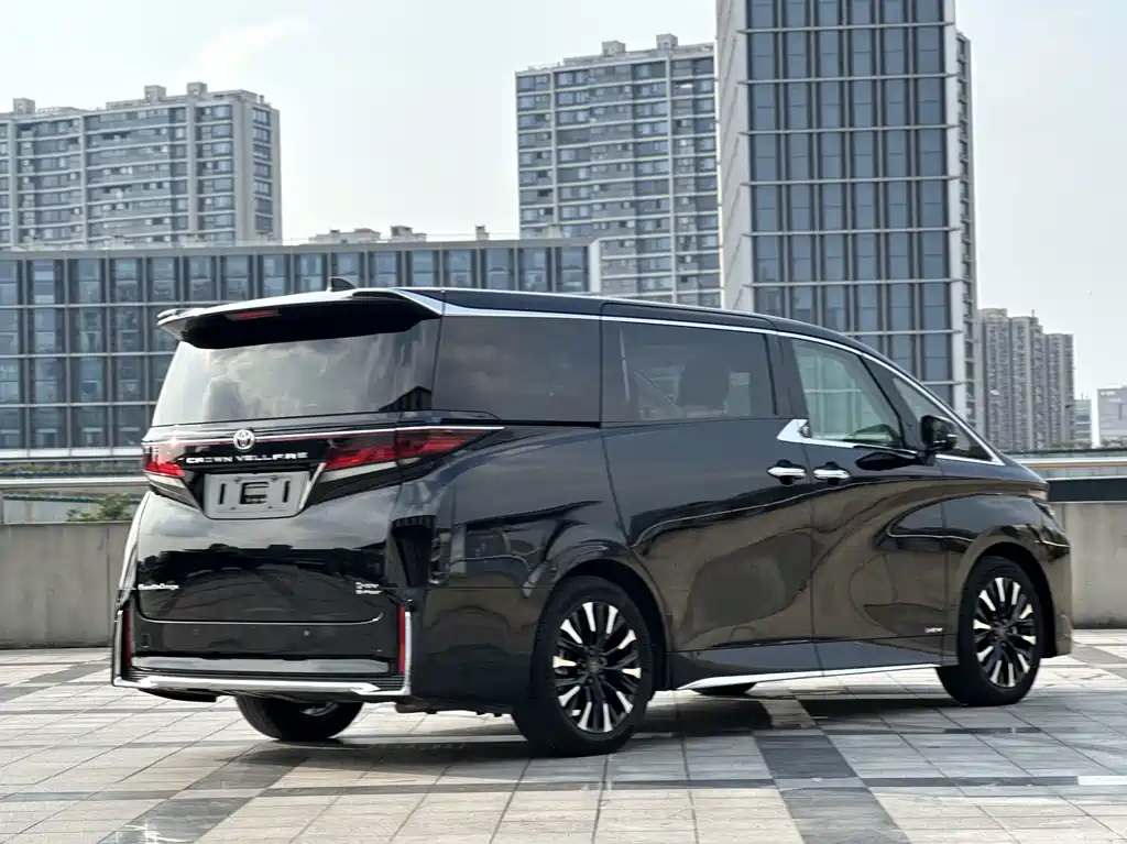Toyota Vellfire — фото 11