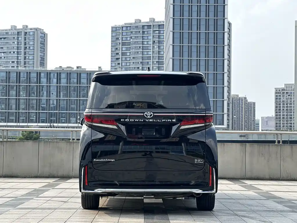 Toyota Vellfire — фото 12