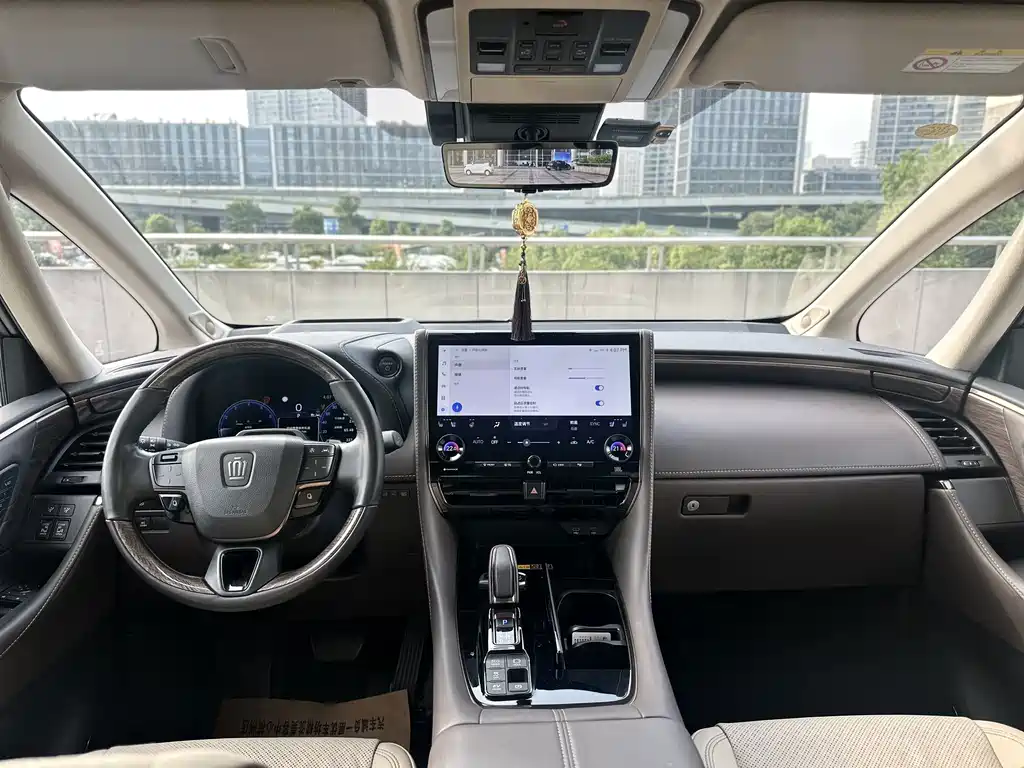 Toyota Vellfire — фото 5