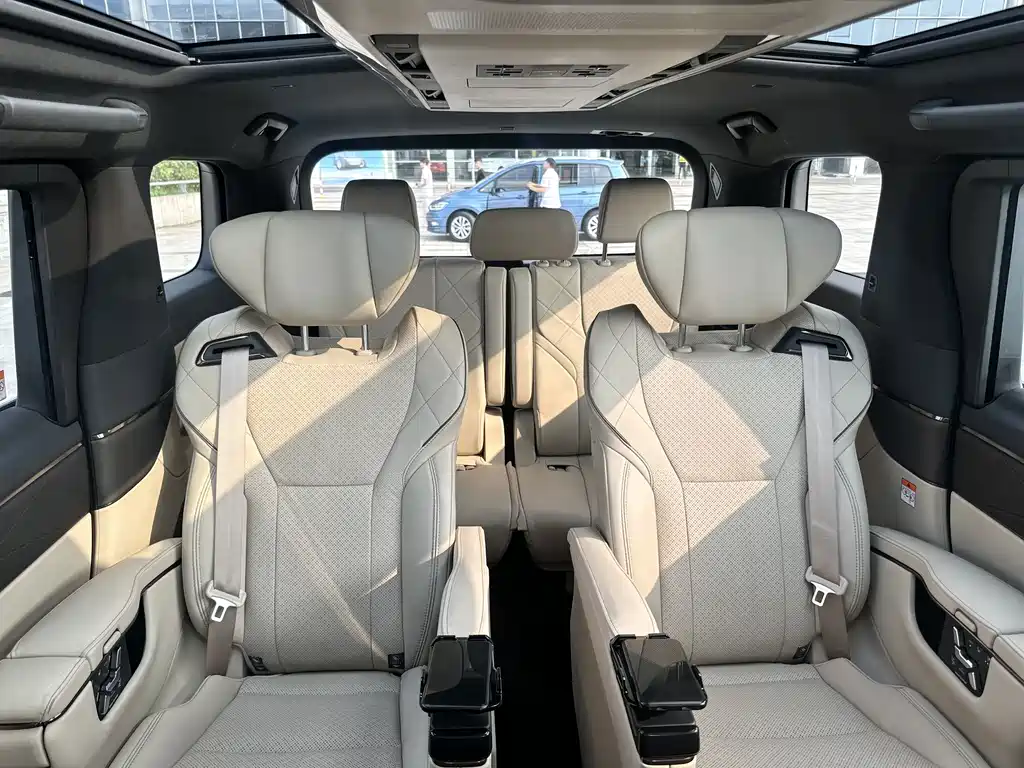 Toyota Vellfire — фото 6