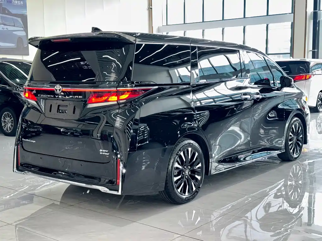 Toyota Vellfire — фото 11