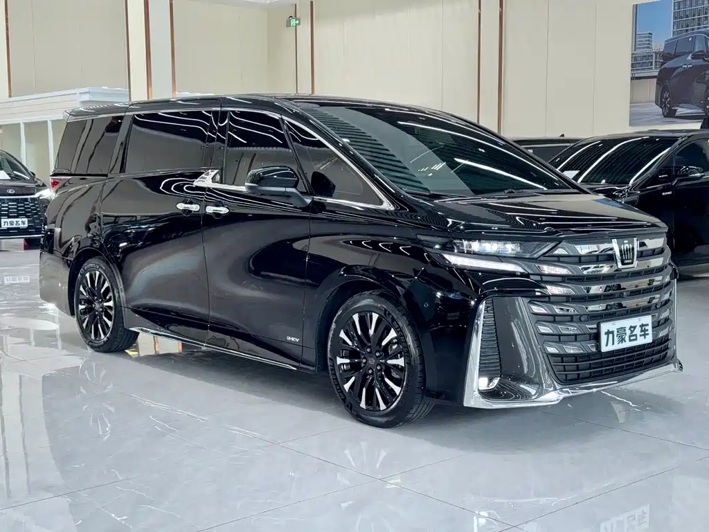 Toyota Vellfire — фото 3
