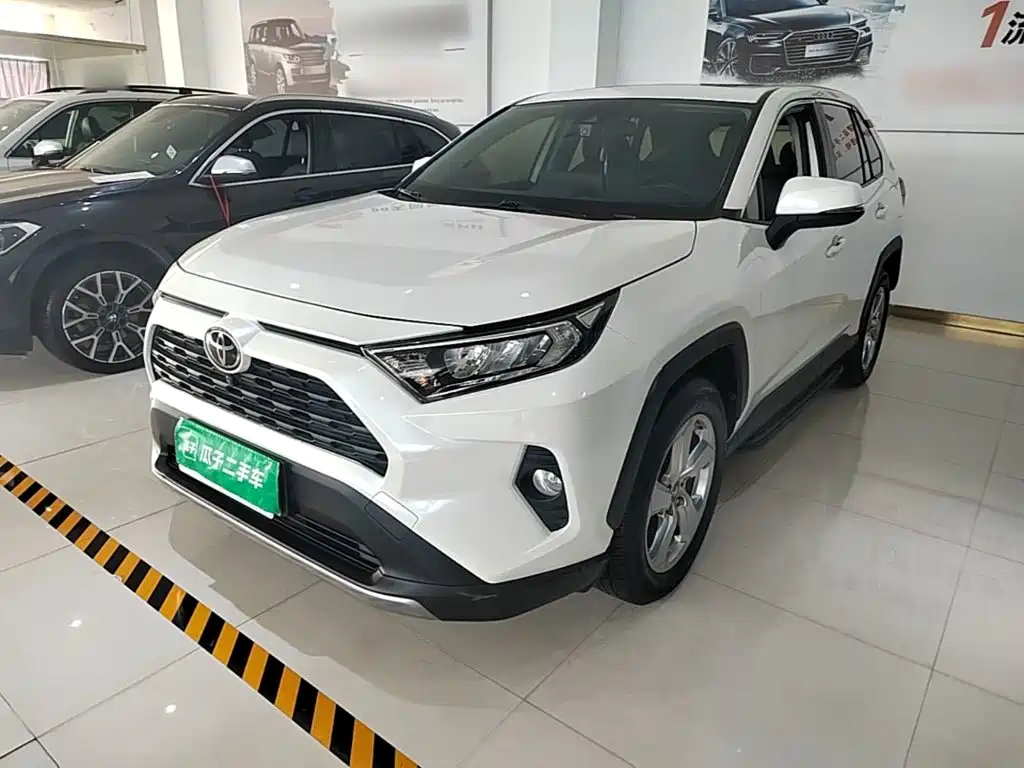 Toyota RAV4 — фото 2