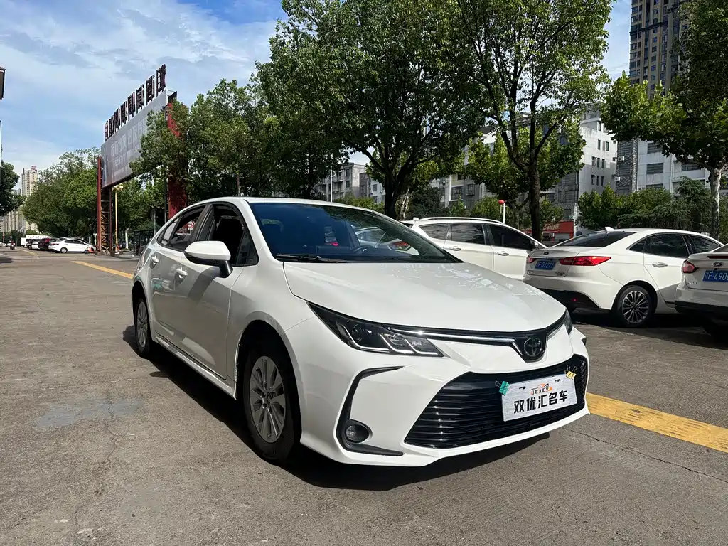 Toyota Corolla — фото 3