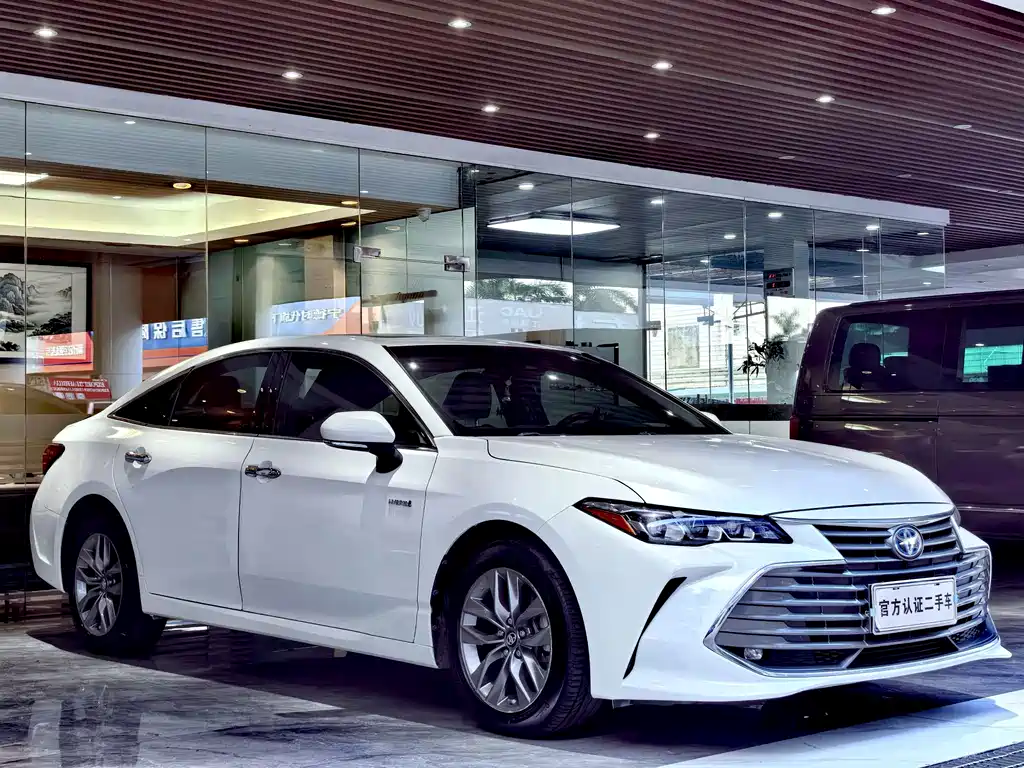 Toyota Avalon — фото 3