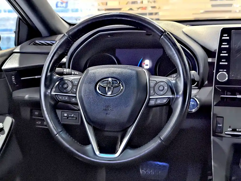 Toyota Avalon — фото 9