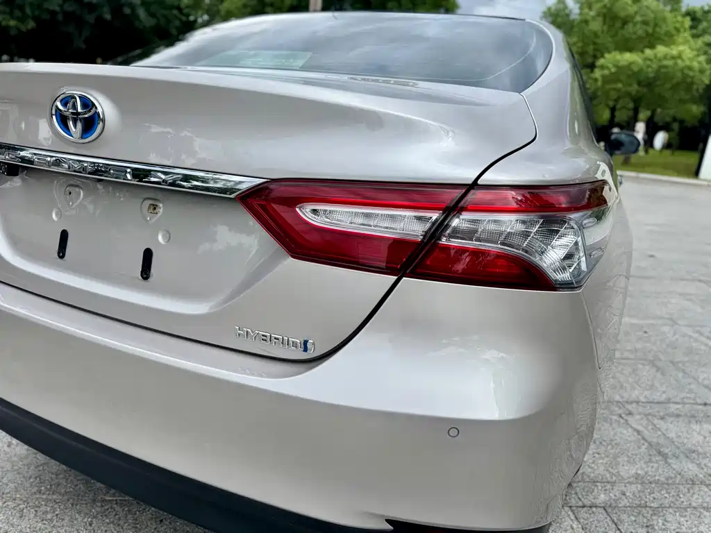 Toyota Camry — фото 24