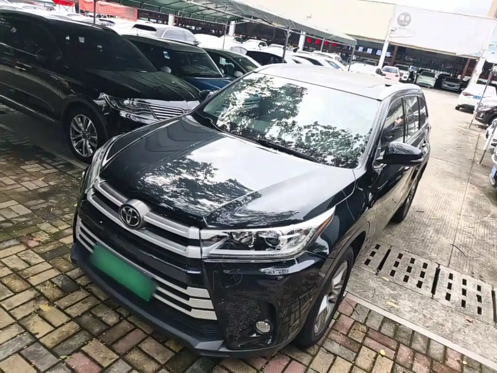 Toyota Highlander — фото 2