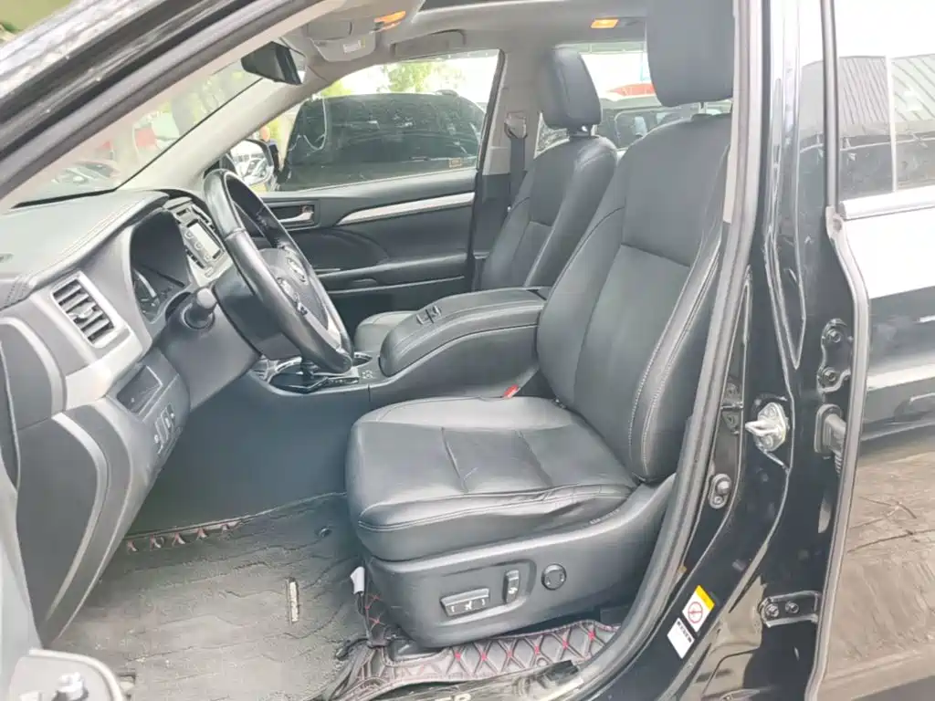 Toyota Highlander — фото 15
