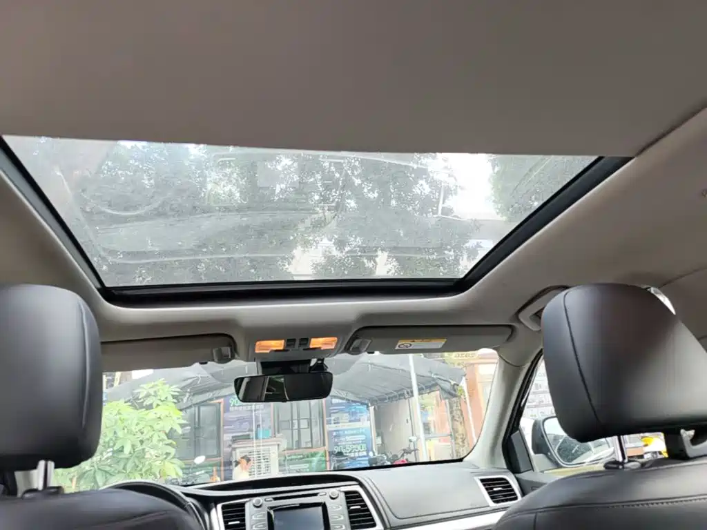Toyota Highlander — фото 18