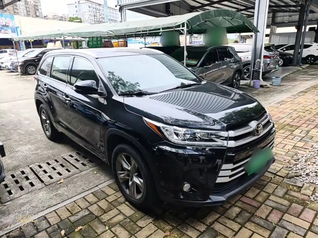 Toyota Highlander — фото 4