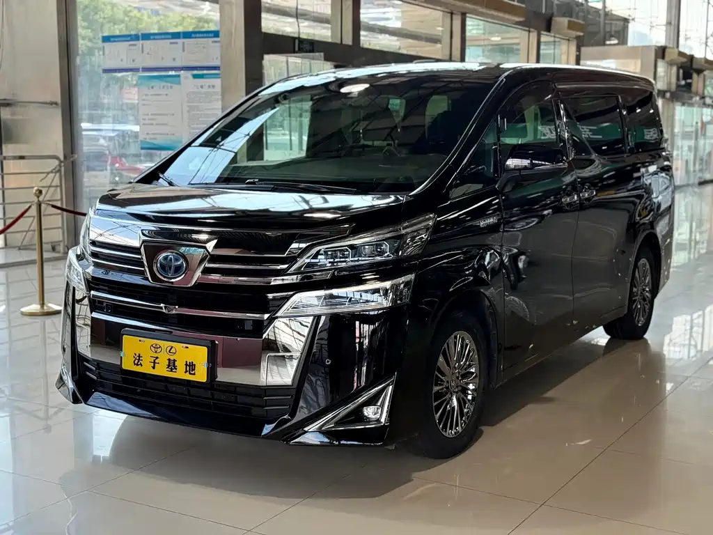 Toyota Vellfire — фото 3
