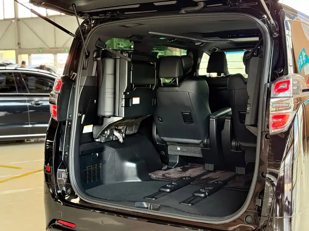 Toyota Vellfire — фото 22