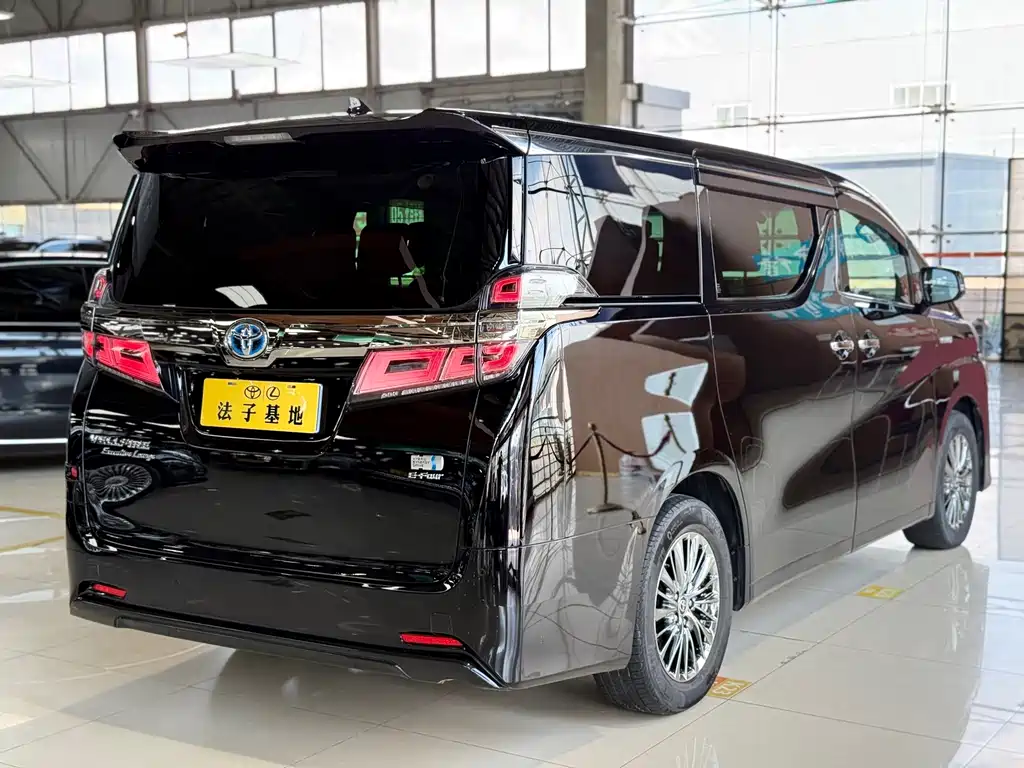 Toyota Vellfire — фото 23