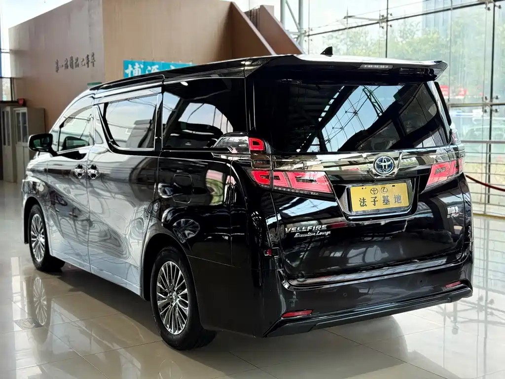 Toyota Vellfire — фото 25