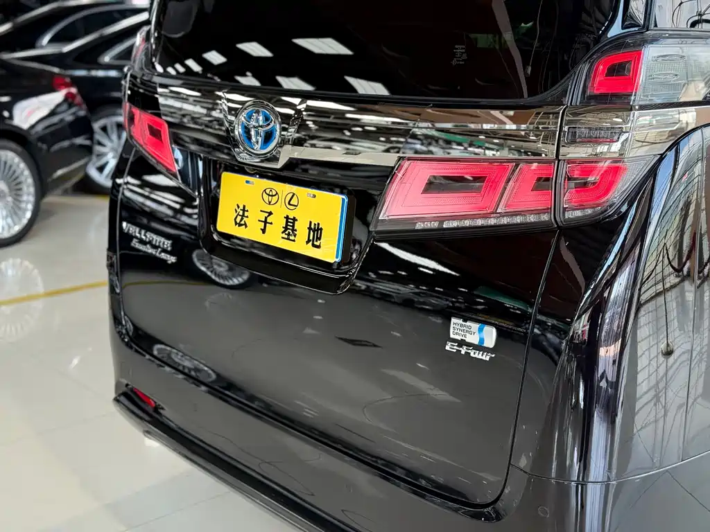 Toyota Vellfire — фото 26