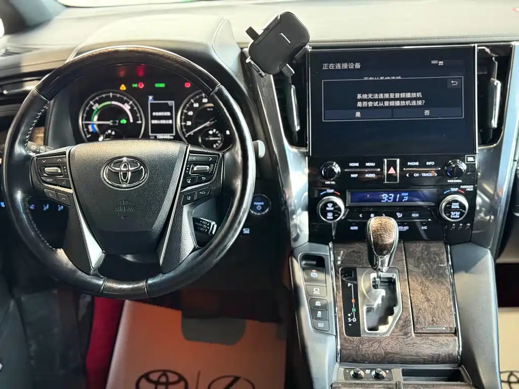 Toyota Vellfire — фото 10
