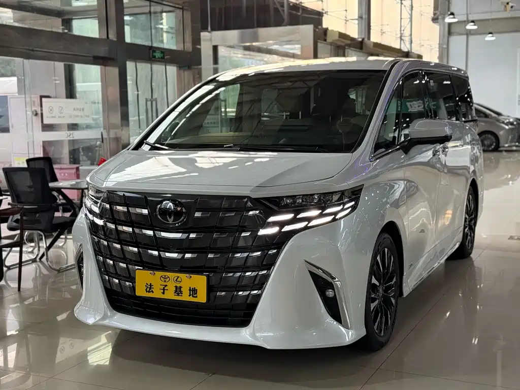 Toyota Alphard — фото 3
