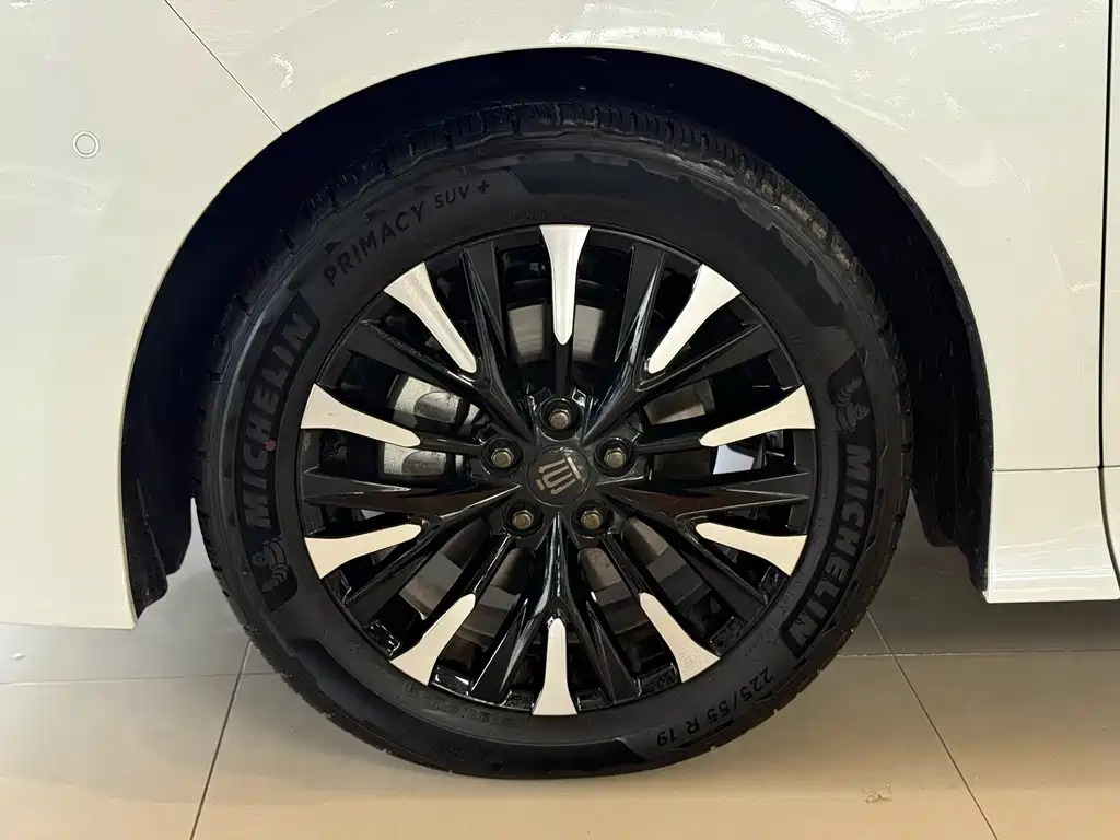 Toyota Alphard — фото 26
