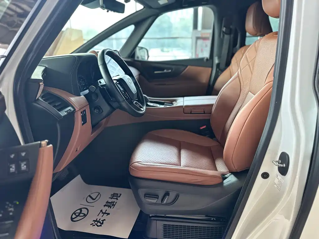 Toyota Alphard — фото 6