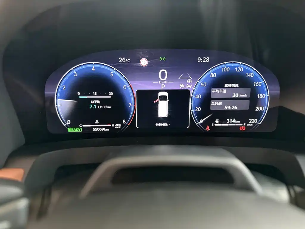 Toyota Alphard — фото 9