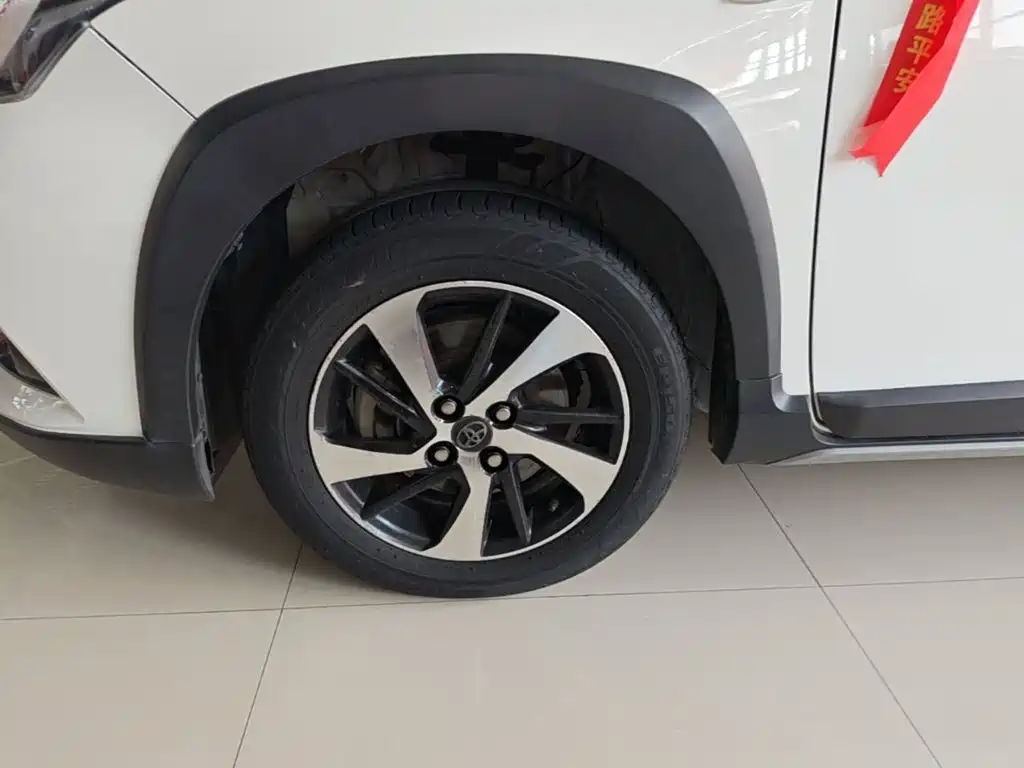 Toyota Yaris L — фото 23