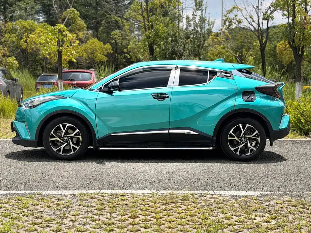 Toyota C-HR — фото 4