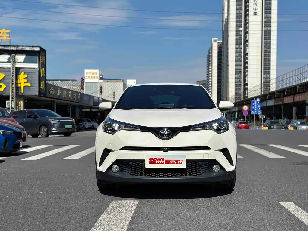Toyota C-HR — фото 2