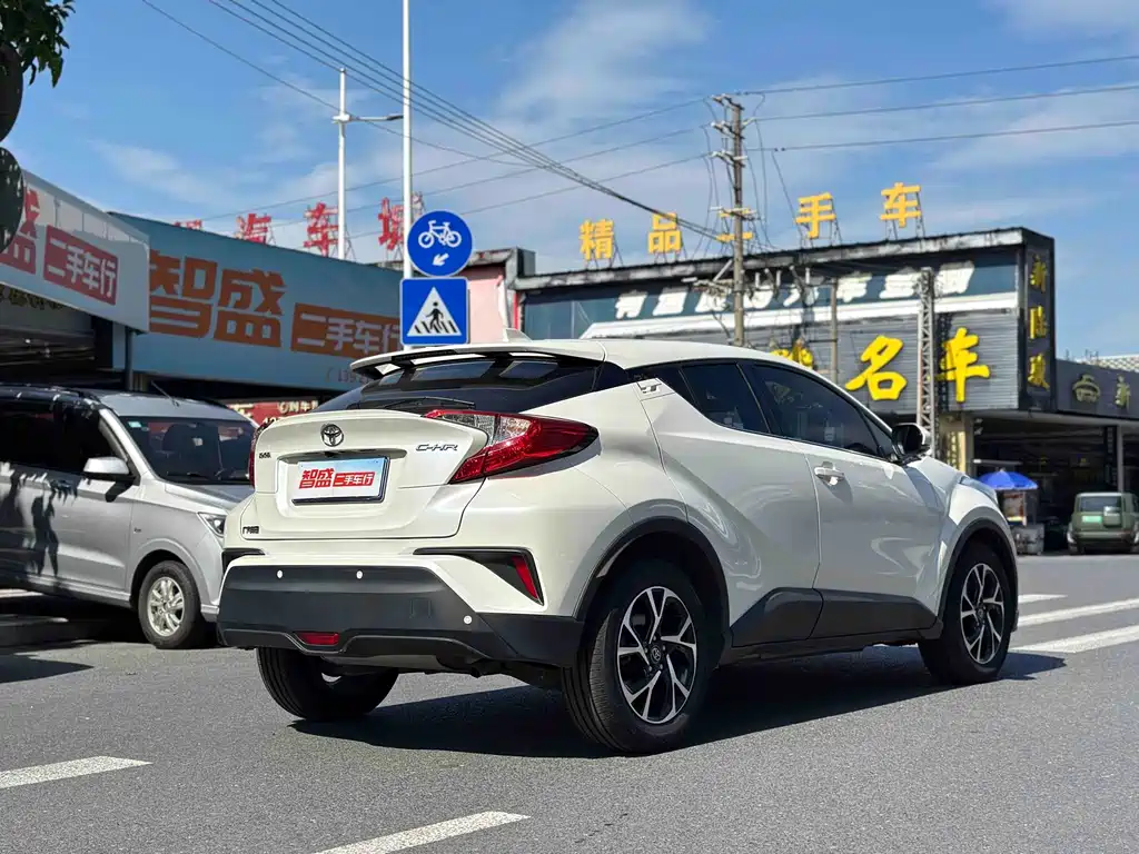 Toyota C-HR — фото 4
