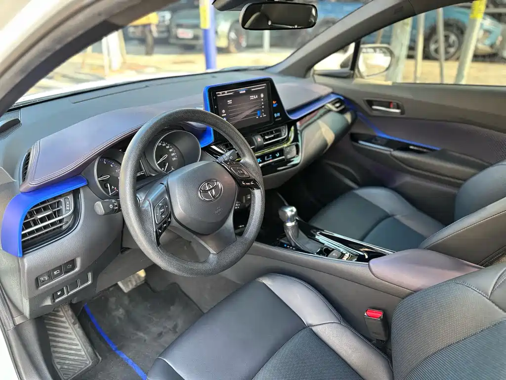 Toyota C-HR — фото 6