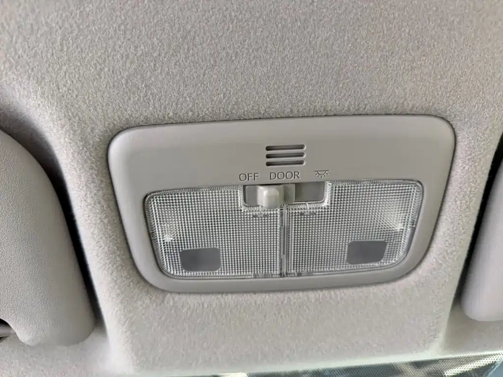 Toyota Yaris L — фото 13