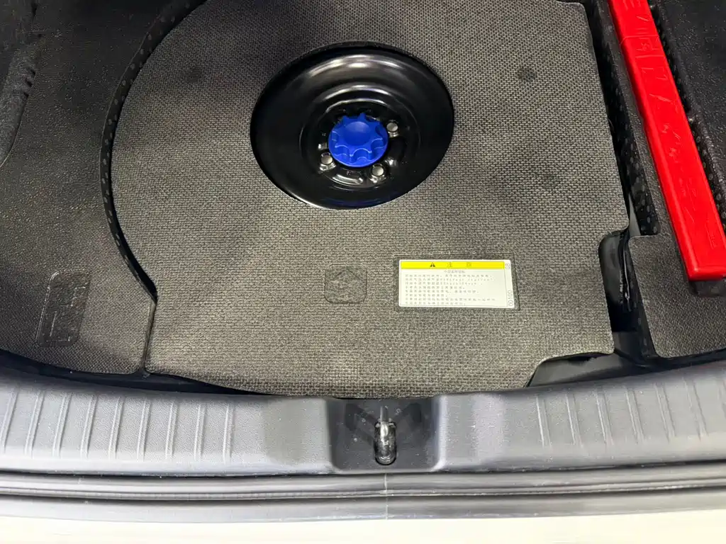 Toyota Yaris L — фото 17