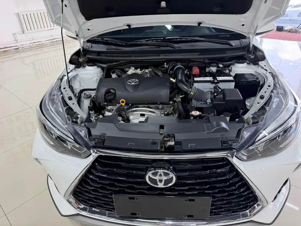 Toyota Yaris L — фото 20