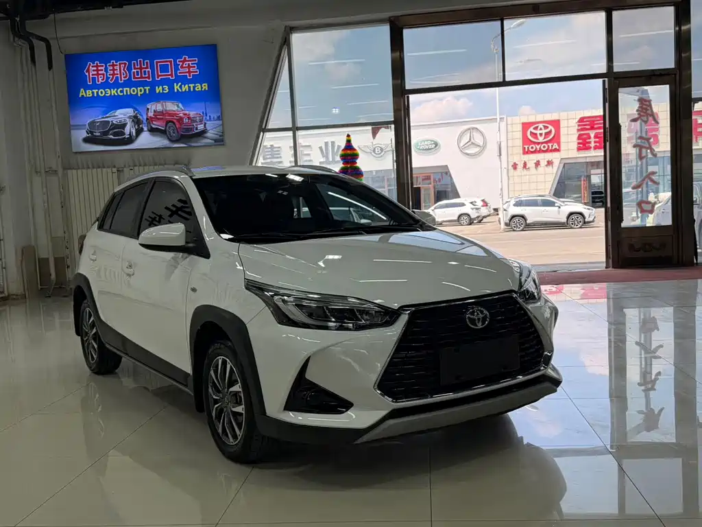 Toyota Yaris L — фото 3