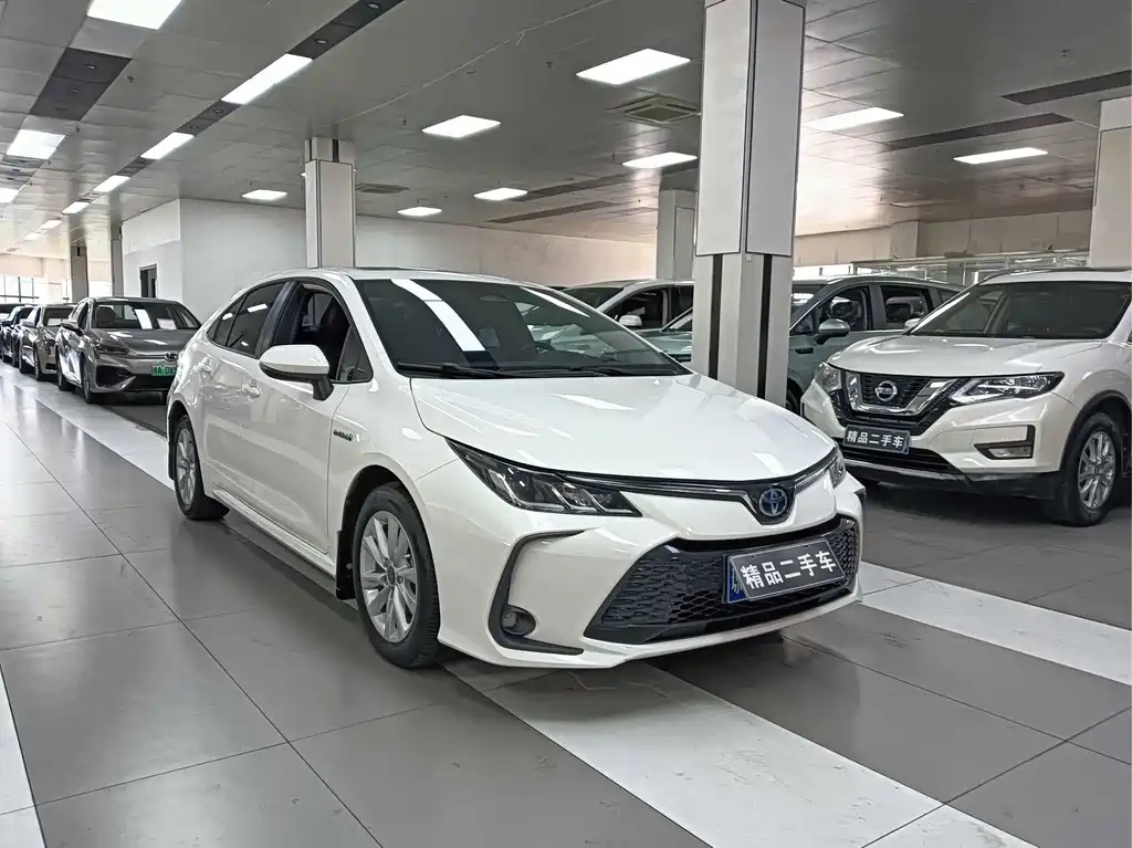 Toyota Corolla — фото 2