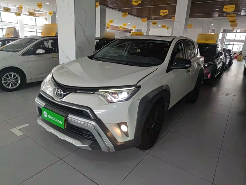 Toyota RAV4 — фото 2