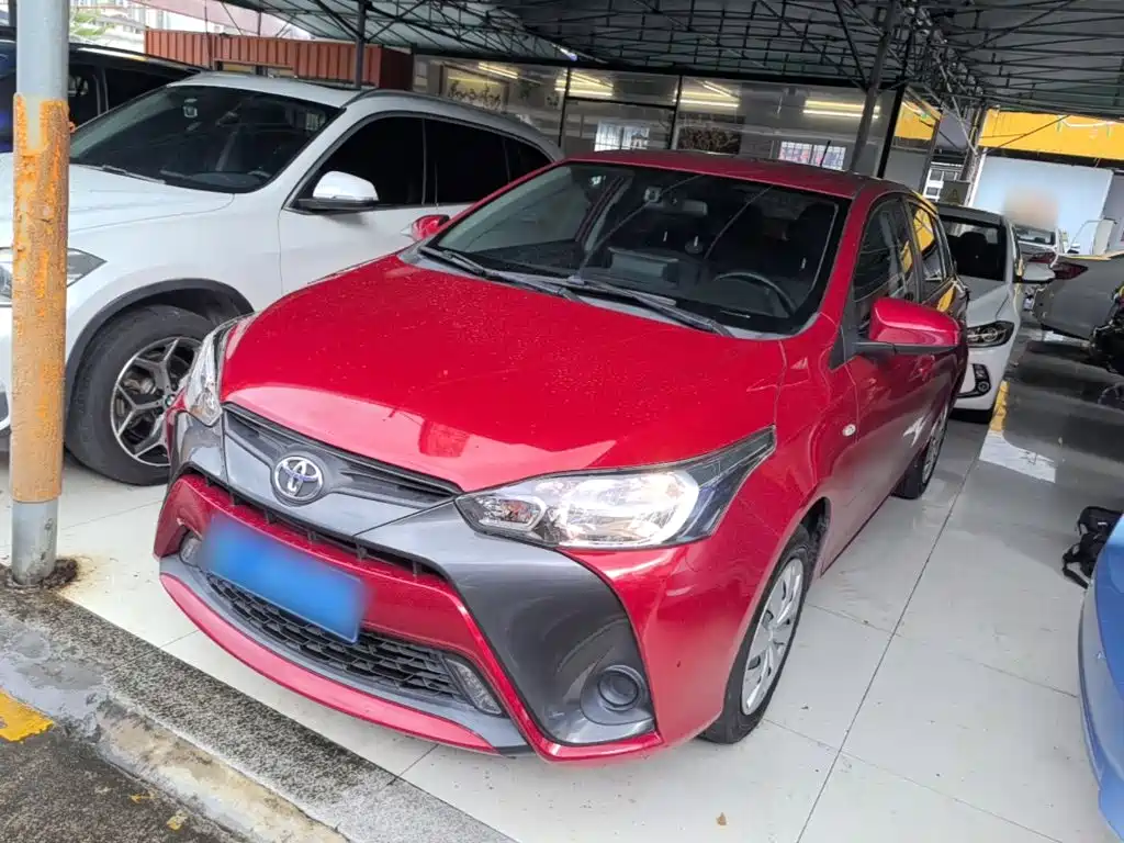 Toyota Yaris L — фото 2