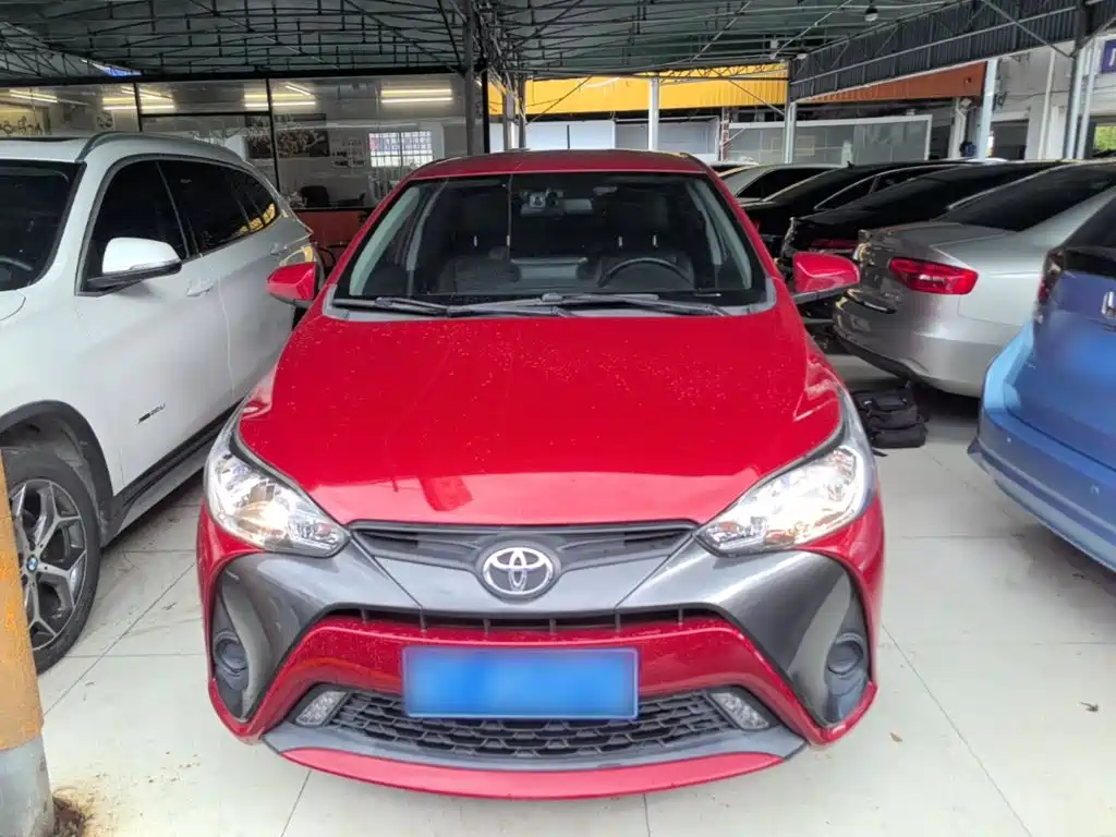 Toyota Yaris L — фото 3